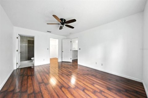 House in Palm Bay, Florida 4 bedrooms, 137.12 sq.m. № 1916716 - photo 25