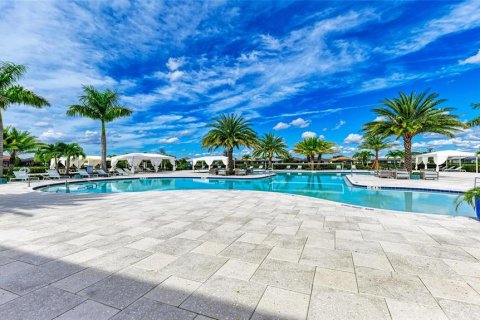 House in Lakewood Ranch, Florida 2 bedrooms, 155.61 sq.m. № 2220002 - photo 27