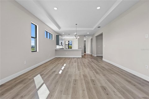 House in Lakewood Ranch, Florida 2 bedrooms, 155.61 sq.m. № 2220002 - photo 8