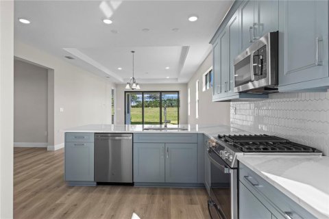 House in Lakewood Ranch, Florida 2 bedrooms, 155.61 sq.m. № 2220002 - photo 5