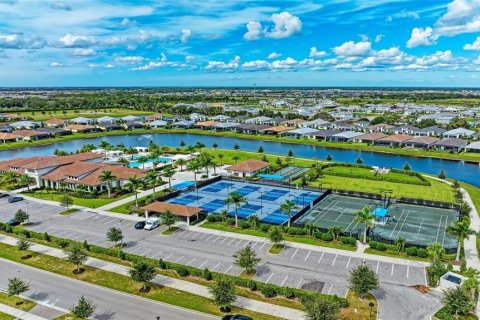 House in Lakewood Ranch, Florida 2 bedrooms, 155.61 sq.m. № 2220002 - photo 21