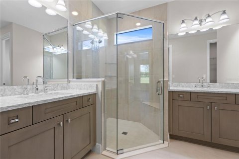 House in Lakewood Ranch, Florida 2 bedrooms, 155.61 sq.m. № 2220002 - photo 12