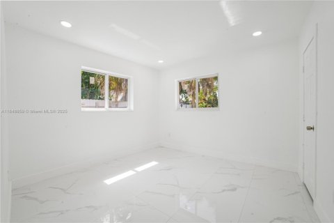 Immobilier commercial à vendre à Miami, Floride: 145.67 m2 № 1936463 - photo 19