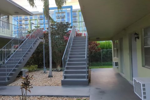 Condo in Dania Beach, Florida, 1 bedroom  № 1952626 - photo 7