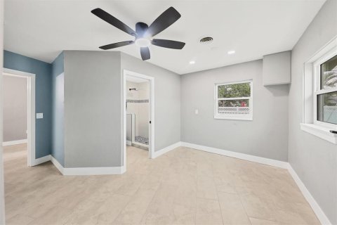 House in Sarasota, Florida 3 bedrooms, 139.54 sq.m. № 1718042 - photo 13