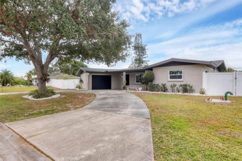 House in Sarasota, Florida 3 bedrooms, 139.54 sq.m. № 1718042 - photo 2