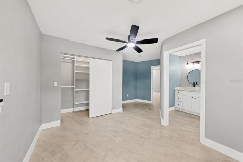 House in Sarasota, Florida 3 bedrooms, 139.54 sq.m. № 1718042 - photo 14
