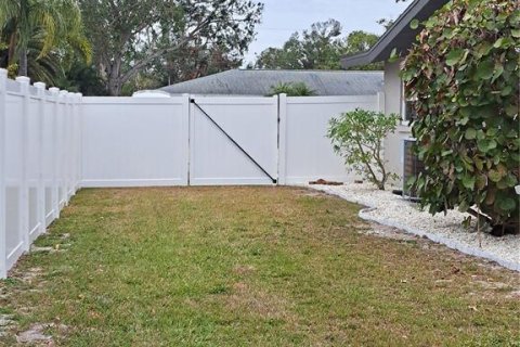 House in Sarasota, Florida 3 bedrooms, 139.54 sq.m. № 1718042 - photo 21