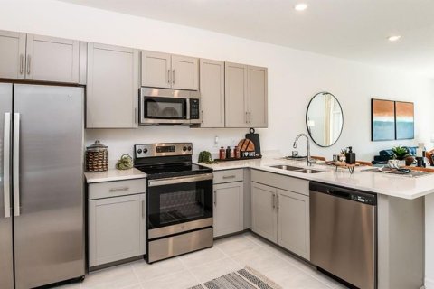 Townhouse in Sarasota, Florida 2 bedrooms, 110.27 sq.m. № 2209166 - photo 2