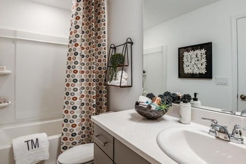 Townhouse in Sarasota, Florida 2 bedrooms, 110.27 sq.m. № 2209166 - photo 12