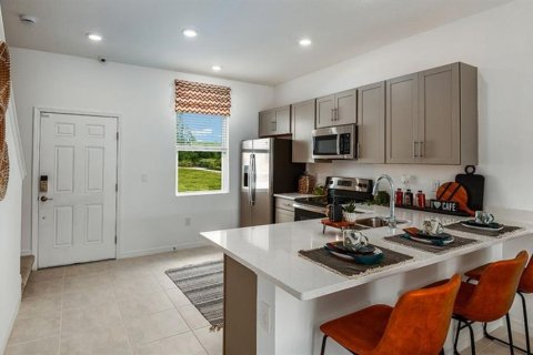 Townhouse in Sarasota, Florida 2 bedrooms, 110.27 sq.m. № 2209166 - photo 7