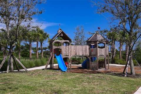 Townhouse in Sarasota, Florida 2 bedrooms, 110.27 sq.m. № 2209166 - photo 24