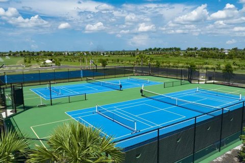 Townhouse in Sarasota, Florida 2 bedrooms, 110.27 sq.m. № 2209166 - photo 27