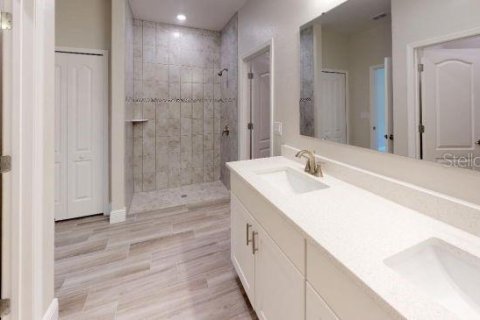 House in Edgewater, Florida 4 bedrooms, 172.43 sq.m. № 1130420 - photo 7