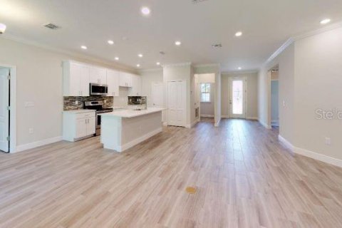 House in Edgewater, Florida 4 bedrooms, 172.43 sq.m. № 1130420 - photo 5