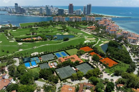 Casa en venta en Miami Beach, Florida, 6 dormitorios, 1158.49 m2 № 1481854 - foto 5