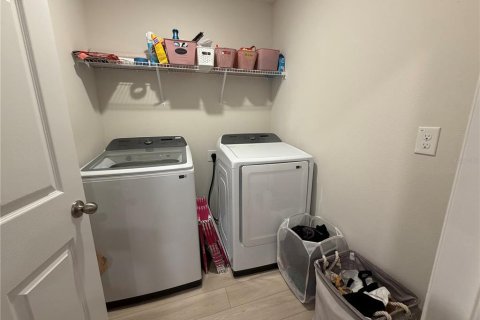 Casa en venta en Wesley Chapel, Florida, 5 dormitorios, 229.47 m2 № 2381229 - foto 18