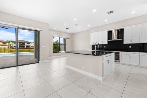 Casa en alquiler en Boca Raton, Florida, 5 dormitorios, 427.81 m2 № 2413040 - foto 8
