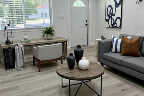 Casa en alquiler en North Miami Beach, Florida, 1 dormitorio, 127.74 m2 № 1958644 - foto 1