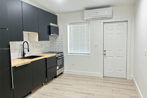 Casa en alquiler en North Miami Beach, Florida, 1 dormitorio, 127.74 m2 № 1958644 - foto 6