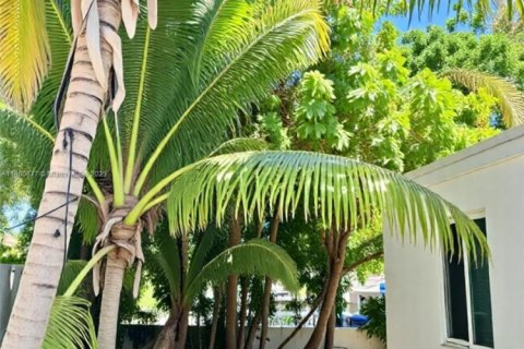 Casa en alquiler en North Miami Beach, Florida, 1 dormitorio, 127.74 m2 № 1958644 - foto 10
