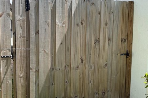 Villa ou maison à louer à Homestead, Floride: 1 chambre, 224.64 m2 № 1933961 - photo 2