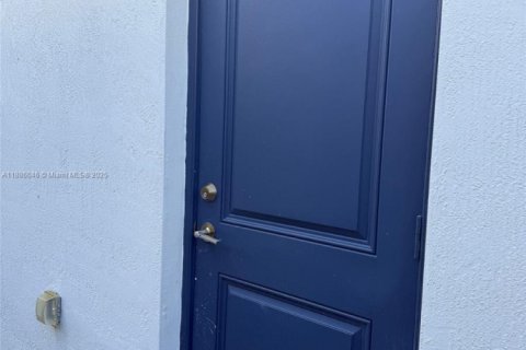 Villa ou maison à louer à Homestead, Floride: 1 chambre, 224.64 m2 № 1933961 - photo 3