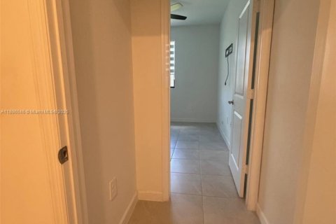 Villa ou maison à louer à Homestead, Floride: 1 chambre, 224.64 m2 № 1933961 - photo 8