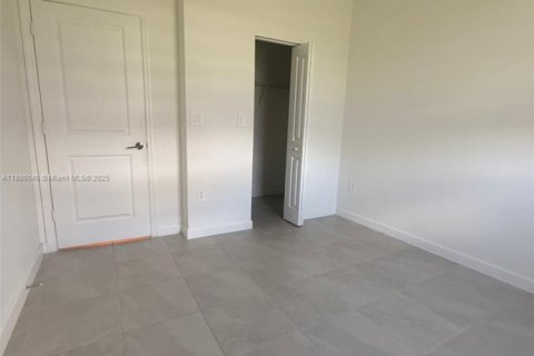 Villa ou maison à louer à Homestead, Floride: 1 chambre, 224.64 m2 № 1933961 - photo 5