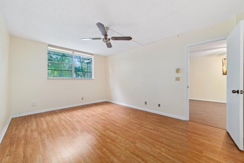 Condo in Margate, Florida, 1 bedroom  № 2085994 - photo 13