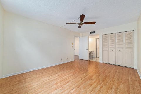 Condo in Margate, Florida, 1 bedroom  № 2085994 - photo 14