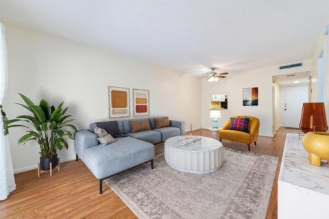 Condo in Margate, Florida, 1 bedroom  № 2085994 - photo 11