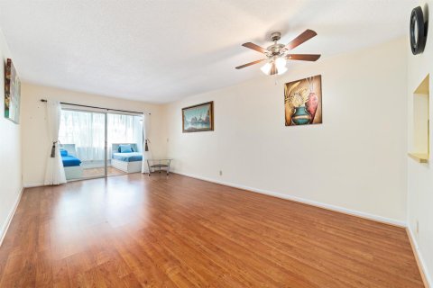 Condo in Margate, Florida, 1 bedroom  № 2085994 - photo 8