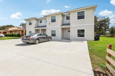 Townhouse in Lakeland, Florida 4 bedrooms, 171.87 sq.m. № 2236008