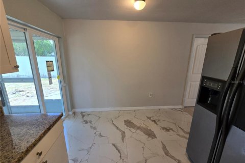 Casa en alquiler en New Port Richey, Florida, 3 dormitorios, 117.24 m2 № 2157571 - foto 13