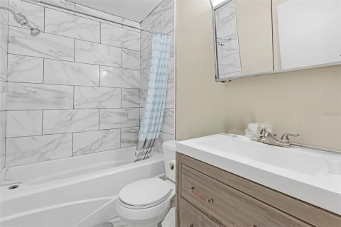 Condo in Tampa, Florida, 2 bedrooms  № 1673662 - photo 11