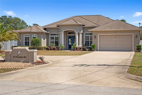 House in Palm Coast, Florida 3 bedrooms, 226.5 sq.m. № 1680457 - photo 1
