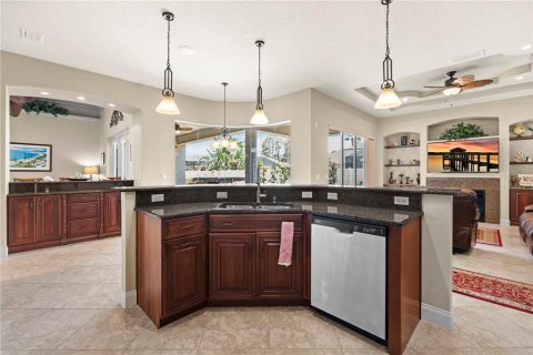 House in Palm Coast, Florida 3 bedrooms, 226.5 sq.m. № 1680457 - photo 13
