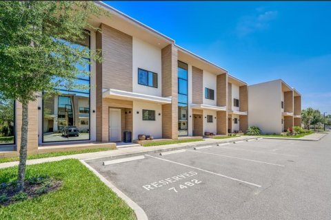 Townhouse in Kissimmee, Florida 3 bedrooms, 203.92 sq.m. № 1555559 - photo 28