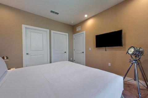 Townhouse in Kissimmee, Florida 3 bedrooms, 203.92 sq.m. № 1555559 - photo 26
