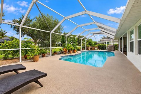 House in Punta Gorda, Florida 3 bedrooms, 186.27 sq.m. № 2396410 - photo 2