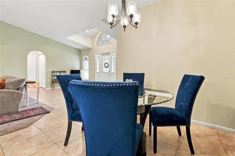 House in Punta Gorda, Florida 3 bedrooms, 186.27 sq.m. № 2396410 - photo 6