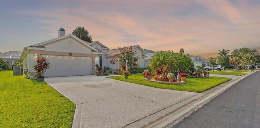 Casa en The Villages, Florida 3 dormitorios, 189.71 m2 № 1870239