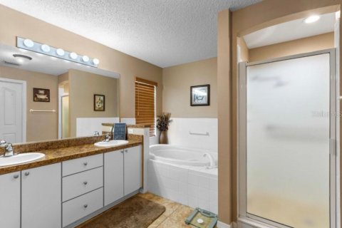 Casa en venta en The Villages, Florida, 3 dormitorios, 189.71 m2 № 1870239 - foto 22