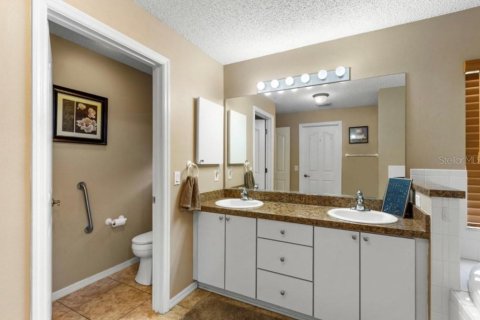 Casa en venta en The Villages, Florida, 3 dormitorios, 189.71 m2 № 1870239 - foto 23