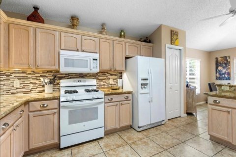 Casa en venta en The Villages, Florida, 3 dormitorios, 189.71 m2 № 1870239 - foto 14