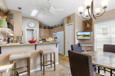 Casa en venta en The Villages, Florida, 3 dormitorios, 189.71 m2 № 1870239 - foto 17