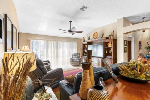 Casa en venta en The Villages, Florida, 3 dormitorios, 189.71 m2 № 1870239 - foto 11