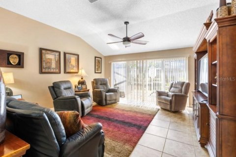 Casa en venta en The Villages, Florida, 3 dormitorios, 189.71 m2 № 1870239 - foto 12