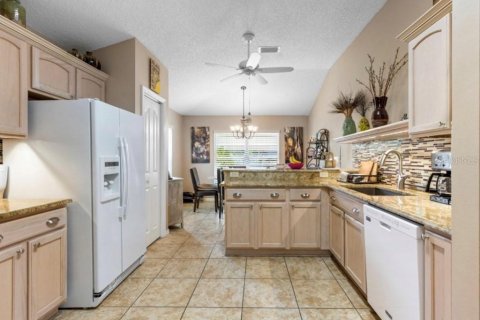 Casa en venta en The Villages, Florida, 3 dormitorios, 189.71 m2 № 1870239 - foto 15